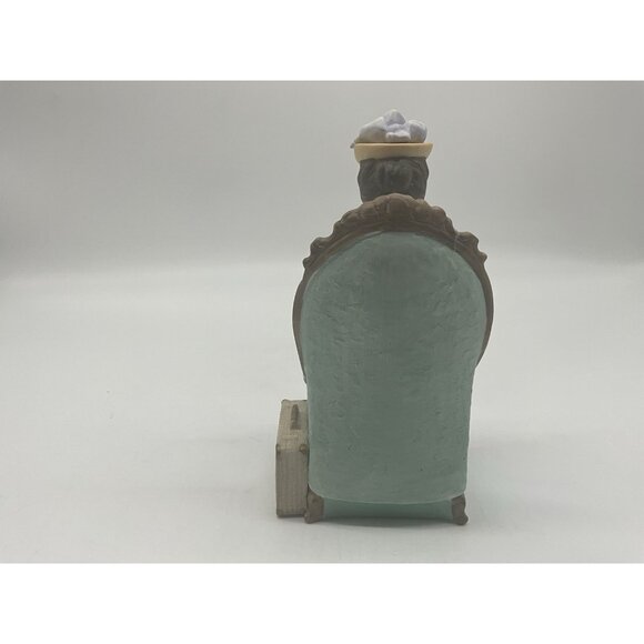 Avon VTG 1982 President s Club Albee Award Porcelain Figurine 7 InchesTall Japan - Picture 7 of 16